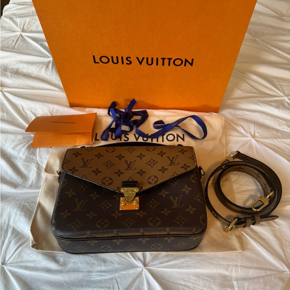 Louis Vuitton LV Pochette Métis - Picture 2 of 16
